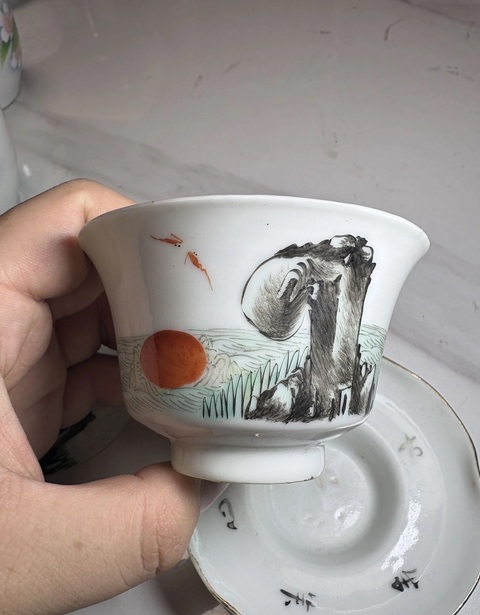古玩陶瓷粉彩仙鶴紋蓋碗真品鑒賞圖