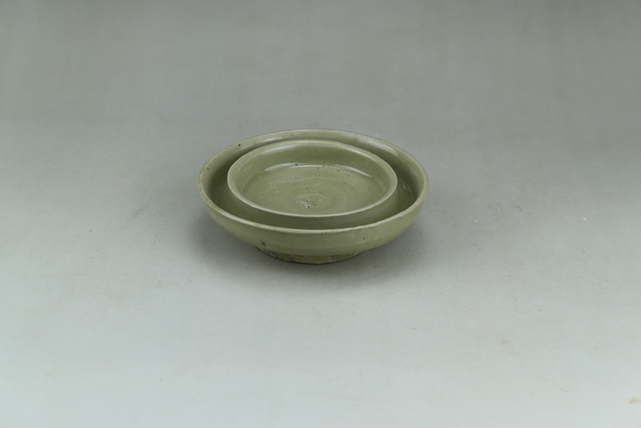 古玩陶瓷龍泉青瓷托盤真品鑒賞圖