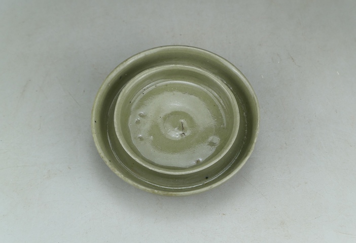 古玩陶瓷龍泉青瓷托盤真品鑒賞圖