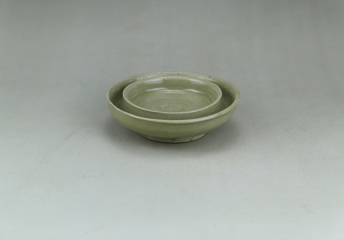 古玩陶瓷龍泉青瓷托盤真品鑒賞圖