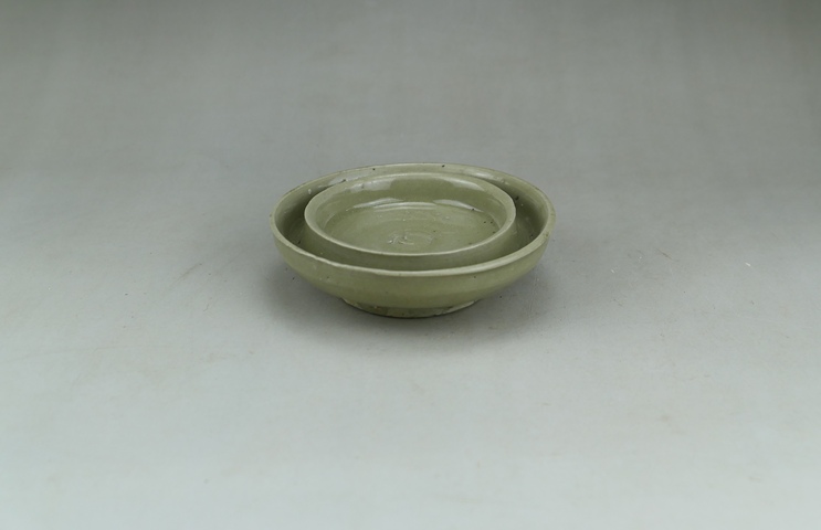 古玩陶瓷龍泉青瓷托盤真品鑒賞圖