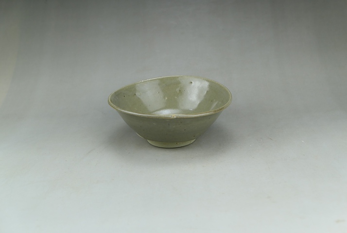 古玩陶瓷明早期.龍泉窯青瓷斗笠碗拍賣,當前價格83元