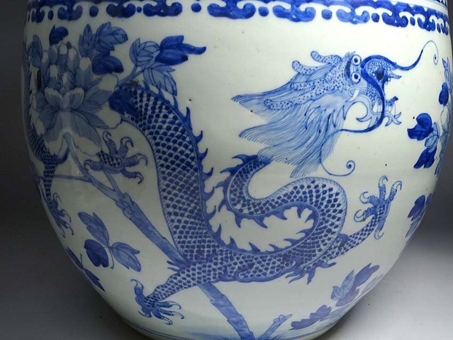 古玩陶瓷清中晚清青花龍竄花紋缸真品鑒賞圖