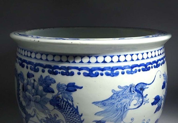 古玩陶瓷清中晚清青花龍竄花紋缸真品鑒賞圖