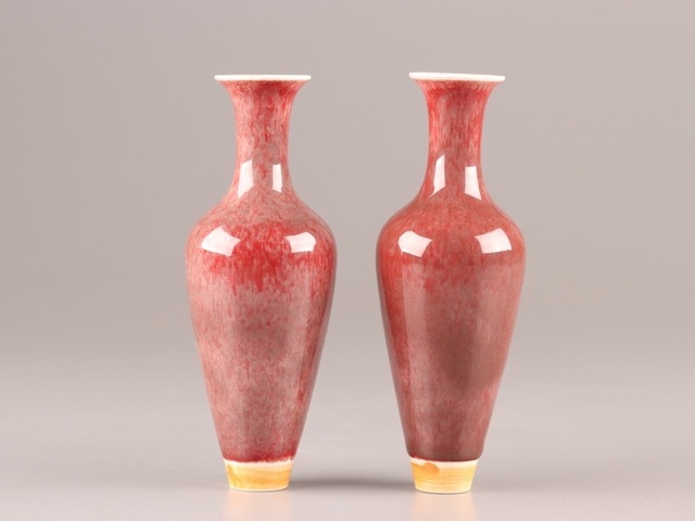 古玩陶瓷現(xiàn)代仿清代紅釉柳葉瓶真品鑒賞圖