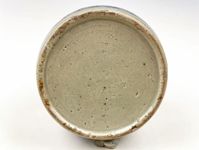 古玩陶瓷清中早·太陽花卉紋青花罐真品鑒賞圖