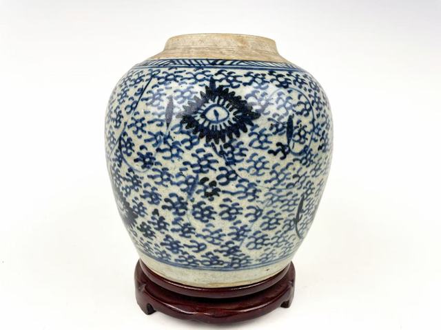 古玩陶瓷清中早·太陽花卉紋青花罐真品鑒賞圖