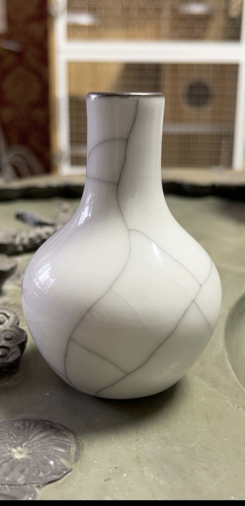 古玩陶瓷官釉天球瓶真品鑒賞圖