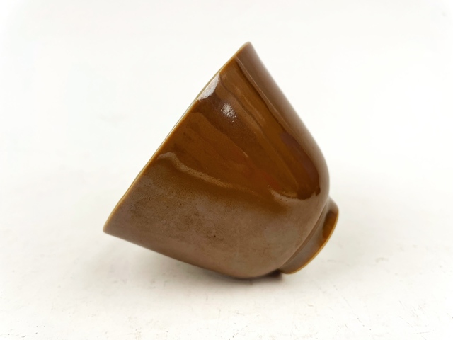 古玩陶瓷清末民初·紫金釉青花魚藻紋鈴鐺杯真品鑒賞圖