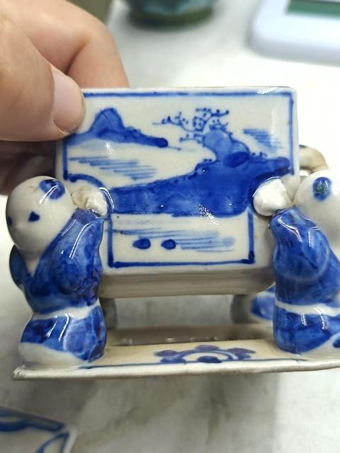 古玩陶瓷青花童子香薰?fàn)t真品鑒賞圖