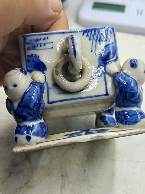 古玩陶瓷青花童子香薰?fàn)t真品鑒賞圖