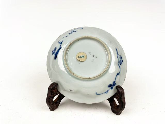 古玩陶瓷清康熙·青花加彩英雄獨立花口盤真品鑒賞圖