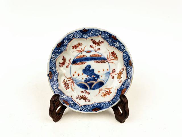 古玩陶瓷清康熙·青花加彩英雄獨立花口盤真品鑒賞圖