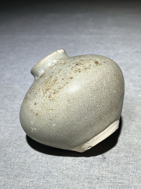 古玩陶瓷龍泉青瓷水盂真品鑒賞圖