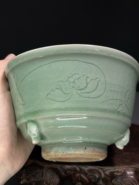 古玩陶瓷龍泉青釉三足吊腳爐真品鑒賞圖