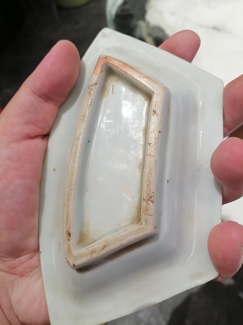 古玩陶瓷日本明治青花人物紋攢盤真品鑒賞圖