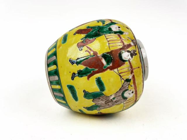 古玩陶瓷清末民初·五彩嬰戲圖罐真品鑒賞圖