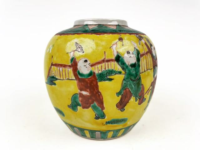 古玩陶瓷清末民初·五彩嬰戲圖罐真品鑒賞圖