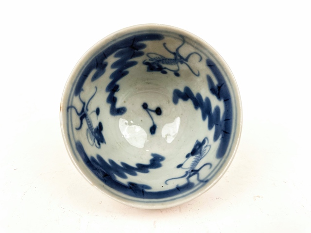 古玩陶瓷清末民初·紫金釉青花魚藻紋鈴鐺杯真品鑒賞圖