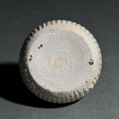 古玩陶瓷青白釉花卉紋粉盒真品鑒賞圖