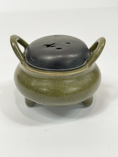 古玩陶瓷清中晚期茶葉末釉三足爐真品鑒賞圖