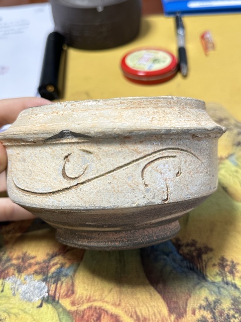 古玩陶瓷白釉刻花香爐真品鑒賞圖