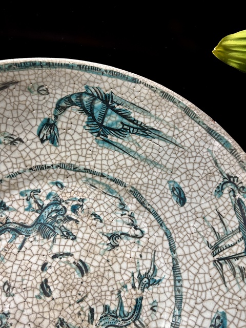 古玩陶瓷哥釉綠彩雙龍趕珠魚蝦蟹紋盤真品鑒賞圖