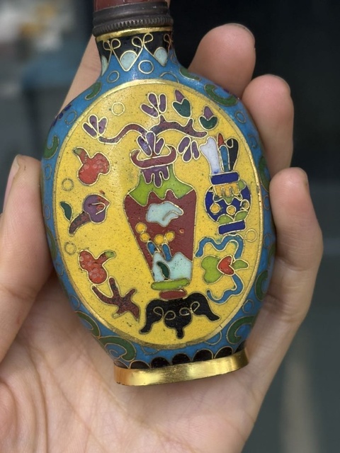古玩銅器鼻煙壺真品鑒賞圖