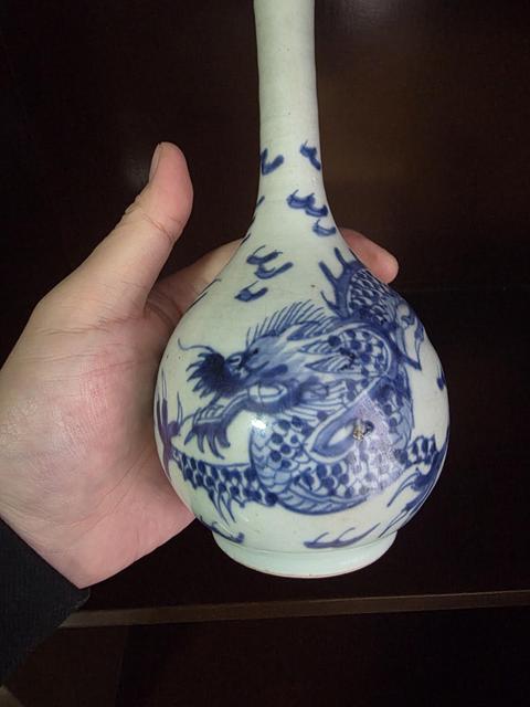 古玩陶瓷青花云龍紋膽瓶真品鑒賞圖
