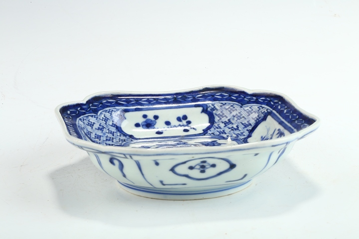 古玩陶瓷晚清·青花花卉紋盤（日本）真品鑒賞圖
