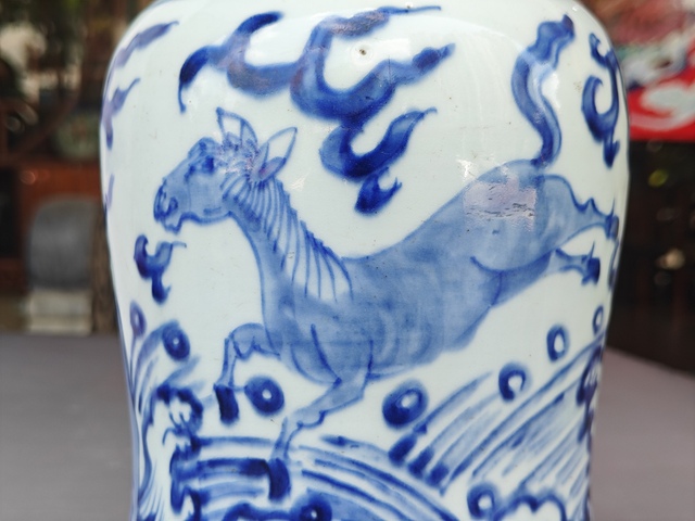 古玩陶瓷海水江崖馬紋青花罐真品鑒賞圖