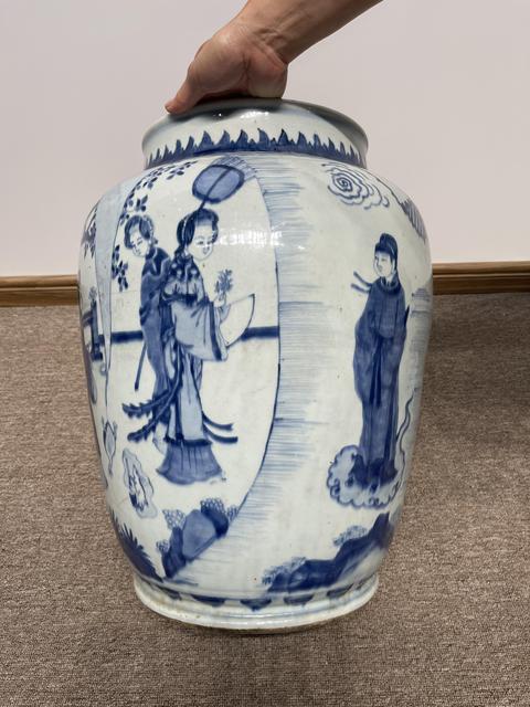 古玩陶瓷人物紋青花罐真品鑒賞圖