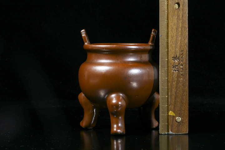 古玩陶瓷清中·紫金釉雙耳三足鼎式爐拍賣，當前價格20904元