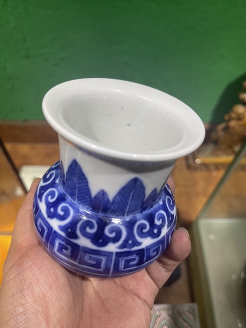 古玩陶瓷青花渣斗真品鑒賞圖