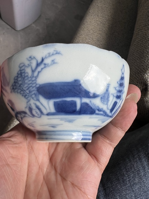 古玩陶瓷青花山水人物團鶴茶碗真品鑒賞圖