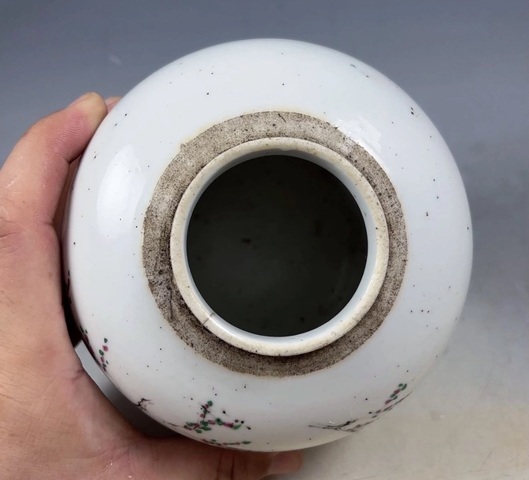 古玩陶瓷粉彩人物罐真品鑒賞圖