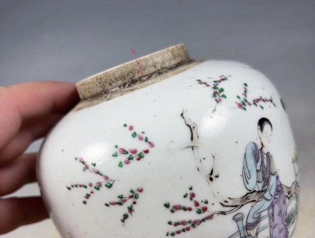古玩陶瓷粉彩人物罐真品鑒賞圖