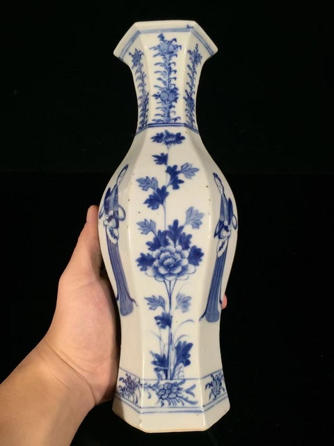古玩陶瓷人物紋青花瓶真品鑒賞圖