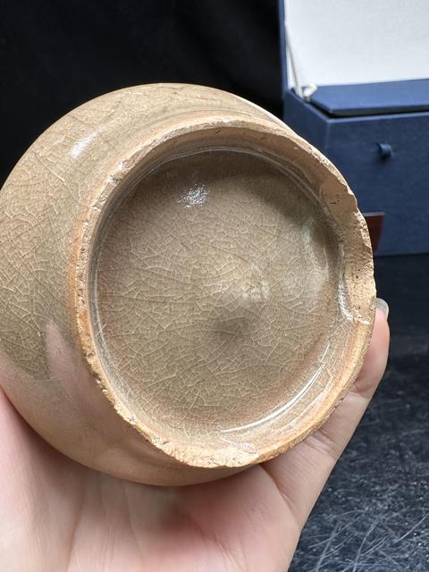 古玩陶瓷南宋龍泉旋紋長頸瓶真品鑒賞圖