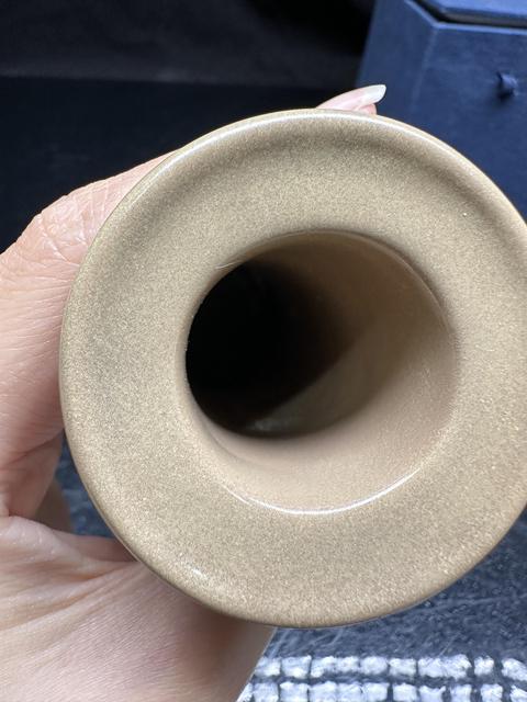 古玩陶瓷南宋龍泉旋紋長頸瓶真品鑒賞圖