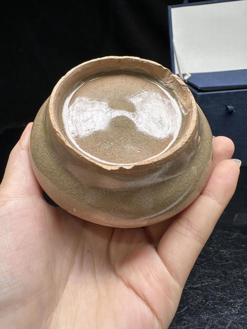 古玩陶瓷南宋龍泉旋紋長頸瓶真品鑒賞圖