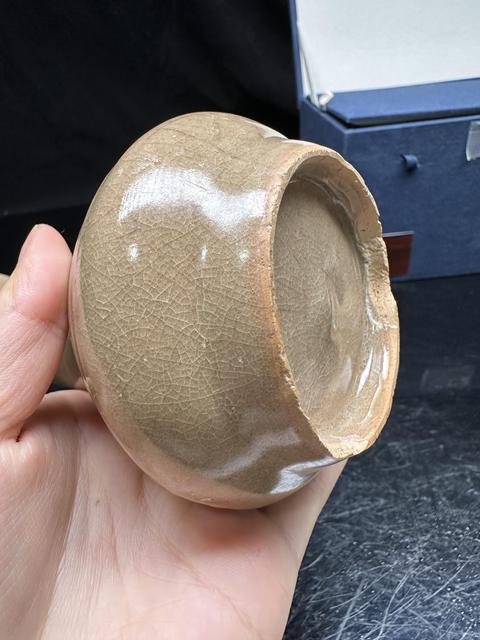 古玩陶瓷南宋龍泉旋紋長頸瓶真品鑒賞圖