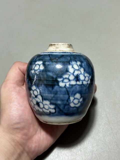 古玩陶瓷青花冰梅圖罐真品鑒賞圖