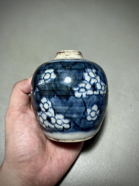 古玩陶瓷青花冰梅圖罐真品鑒賞圖
