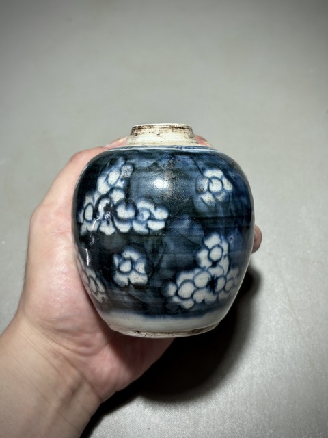古玩陶瓷青花冰梅圖罐真品鑒賞圖