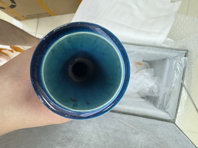 古玩陶瓷孔雀藍(lán)釉天球瓶真品鑒賞圖
