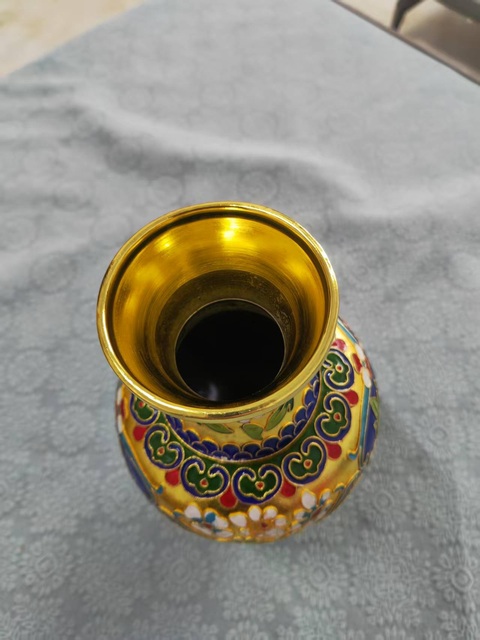 古玩陶瓷花卉紋瓶真品鑒賞圖