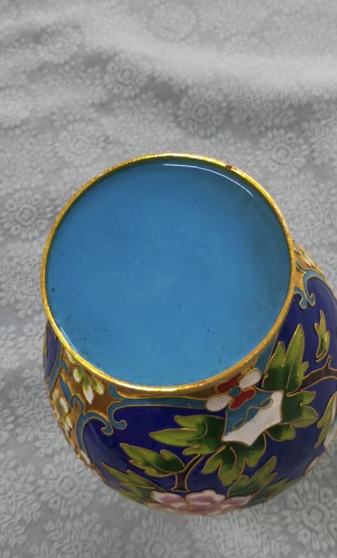 古玩陶瓷花卉紋瓶真品鑒賞圖