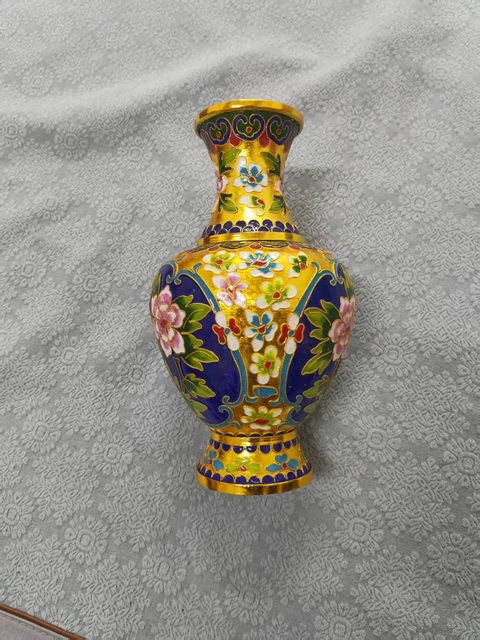 古玩陶瓷花卉紋瓶真品鑒賞圖