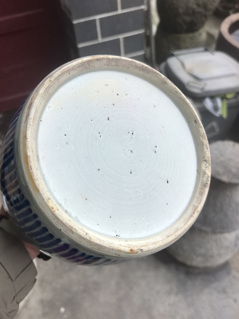 古玩陶瓷花卉紋青花罐真品鑒賞圖